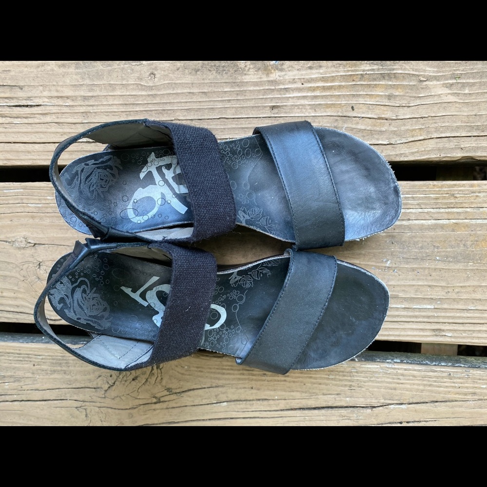 OTBT Black Wedges